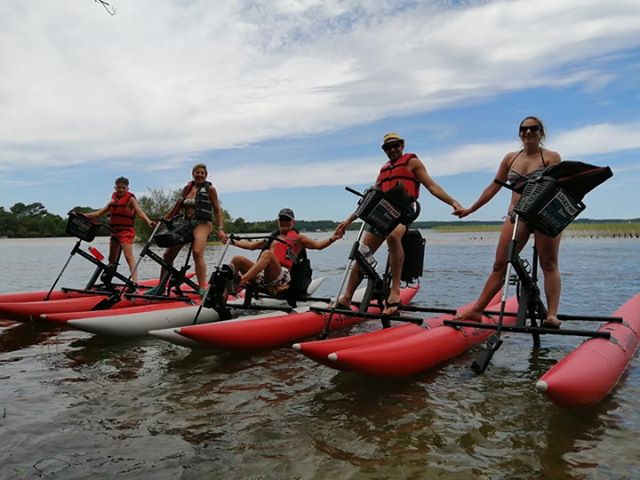 Aqui Bikes, une activité originale à faire en groupe sur le lac de Biscarrosse