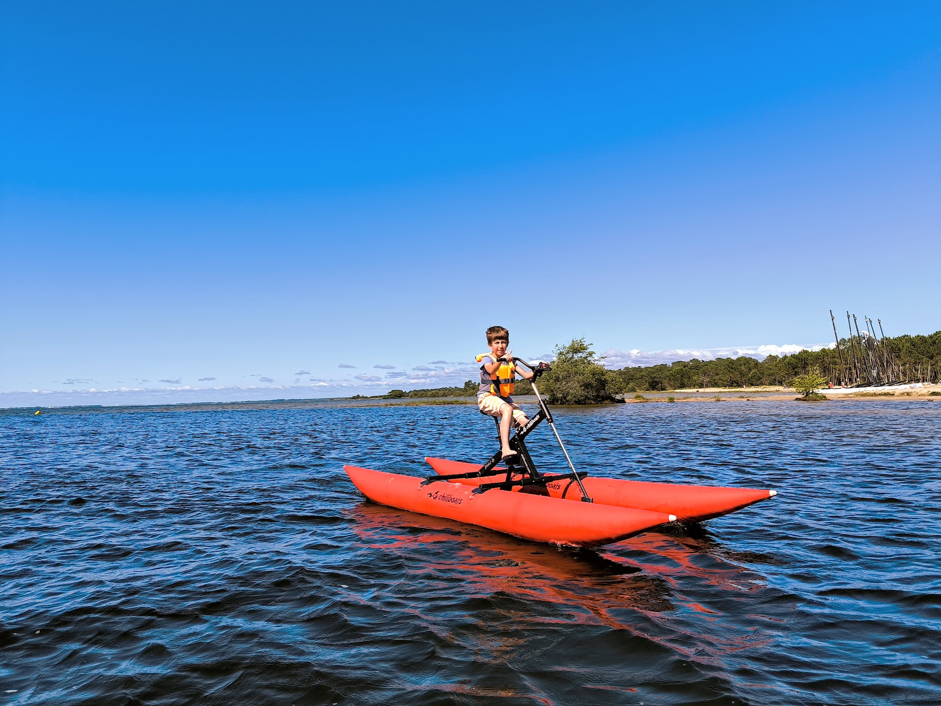 Aqui Bikes, une activité originale à faire en groupe sur le lac de Biscarrosse
