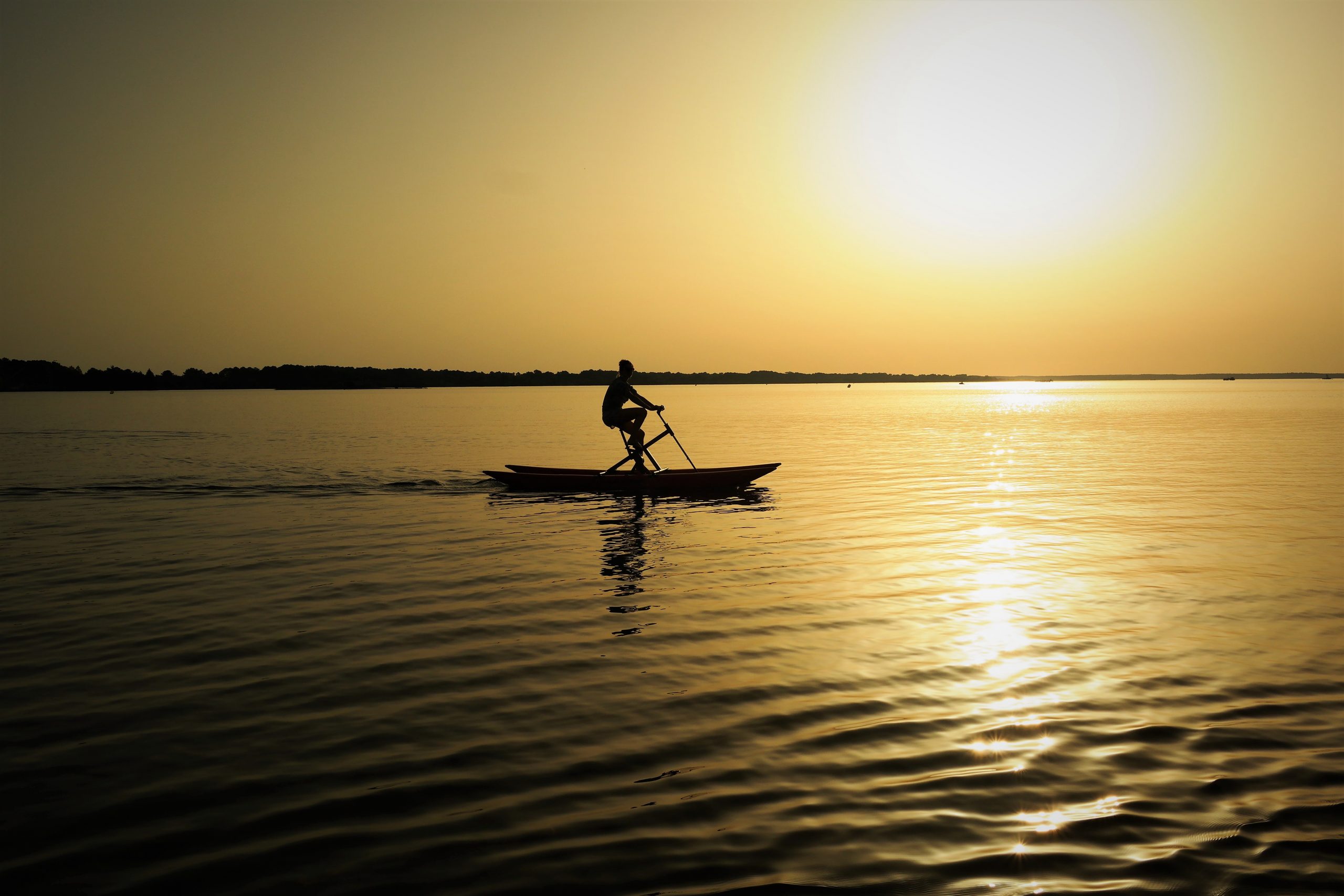 Aqui Bikes, une activité originale à faire en groupe sur le lac de Biscarrosse